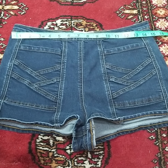 🎁 Free People high waisted dark wash hot pants - Picture 4 of 6